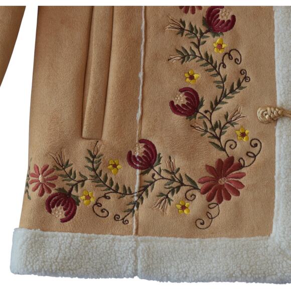 Vintage Bill Blass Embroidered Sherpa Jacket Size Medium | Floral, Warm & Cozy - Picture 4 of 8